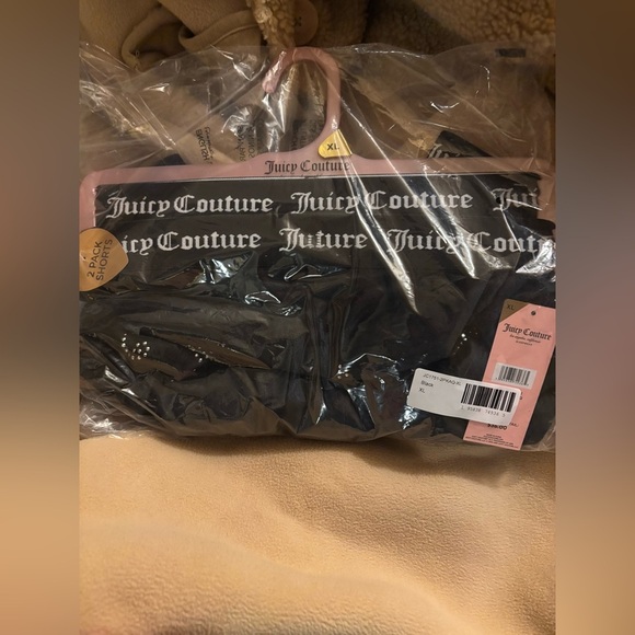 JUICY COUTURE 2 PACK VELVET FLEECE SLEEP & LOUNGE SHORTS - Picture 7 of 13